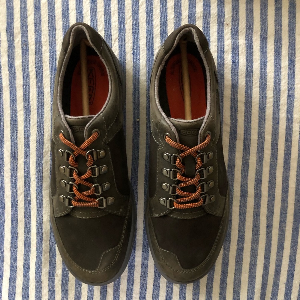 Keen low top sneaker